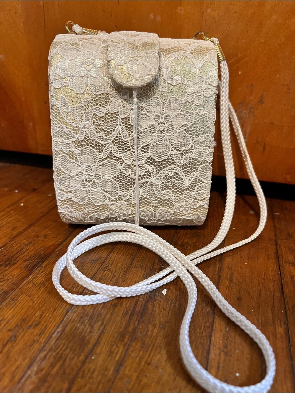 Vintage Magid White Lace Gold Lurex Box Purse Evening Clutch Bridal Bag